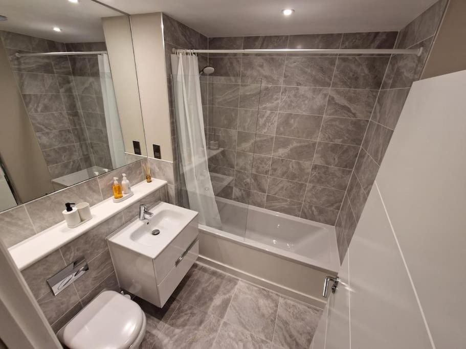 Villa Stunning Newbuilt 3 Bed House Sleeps 9 Edmonton Exterior foto
