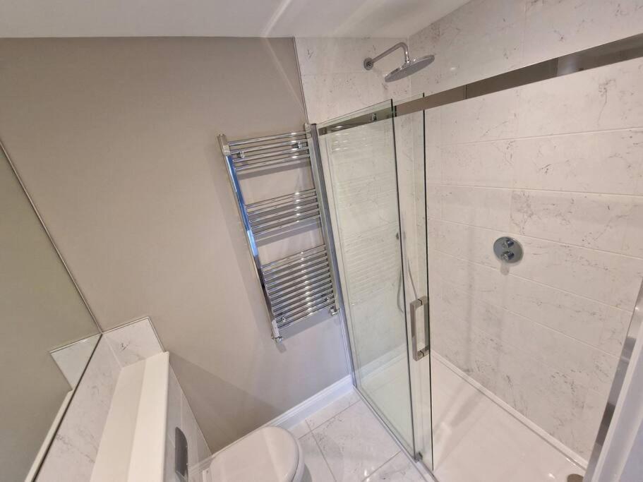 Villa Stunning Newbuilt 3 Bed House Sleeps 9 Edmonton Exterior foto